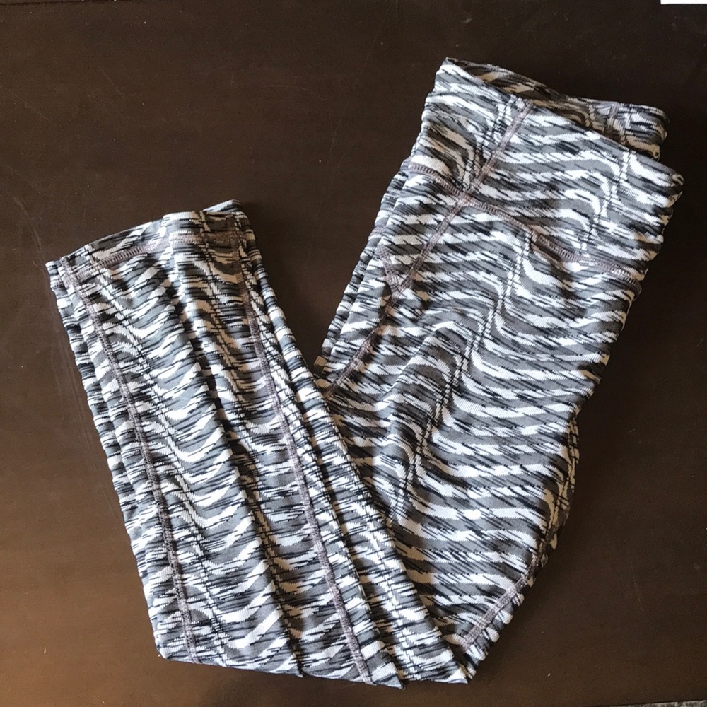 Athletic leggings